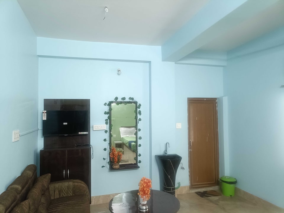 Hotel O Golden Sun, VIP Road Kolkata, Kolkata