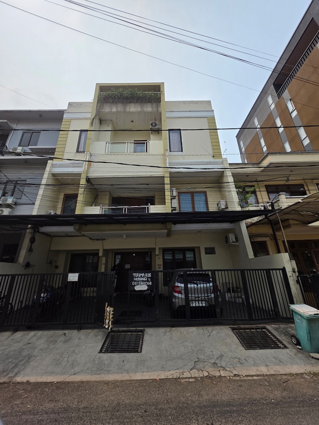 Hotel O near Mall Ciputra World formerly 28 Residence