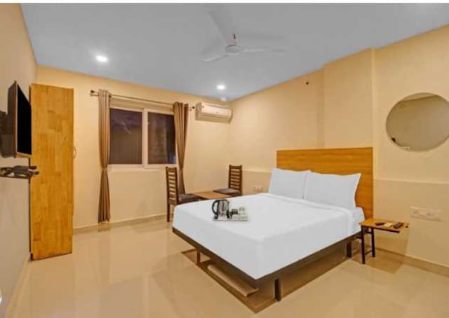 Hotel O Dhone Railway Junction
