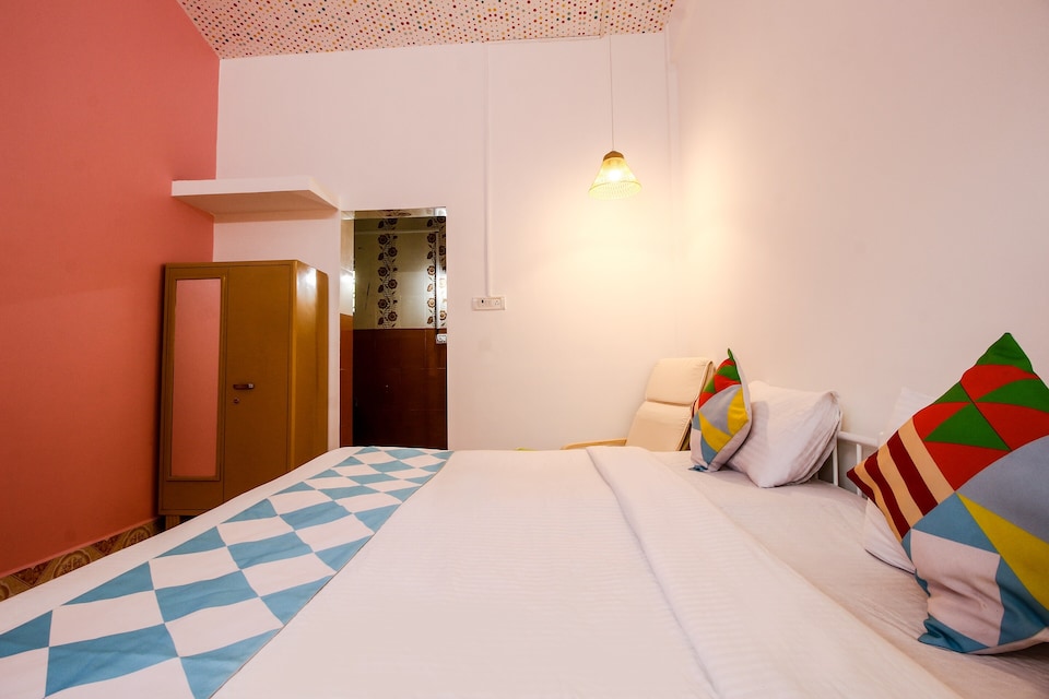 OYO 17094 Pool View Studio, Siolim, Goa