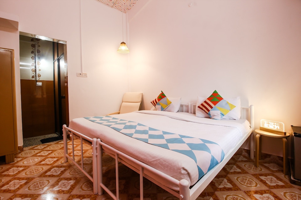 OYO 17094 Pool View Studio, Siolim, Goa