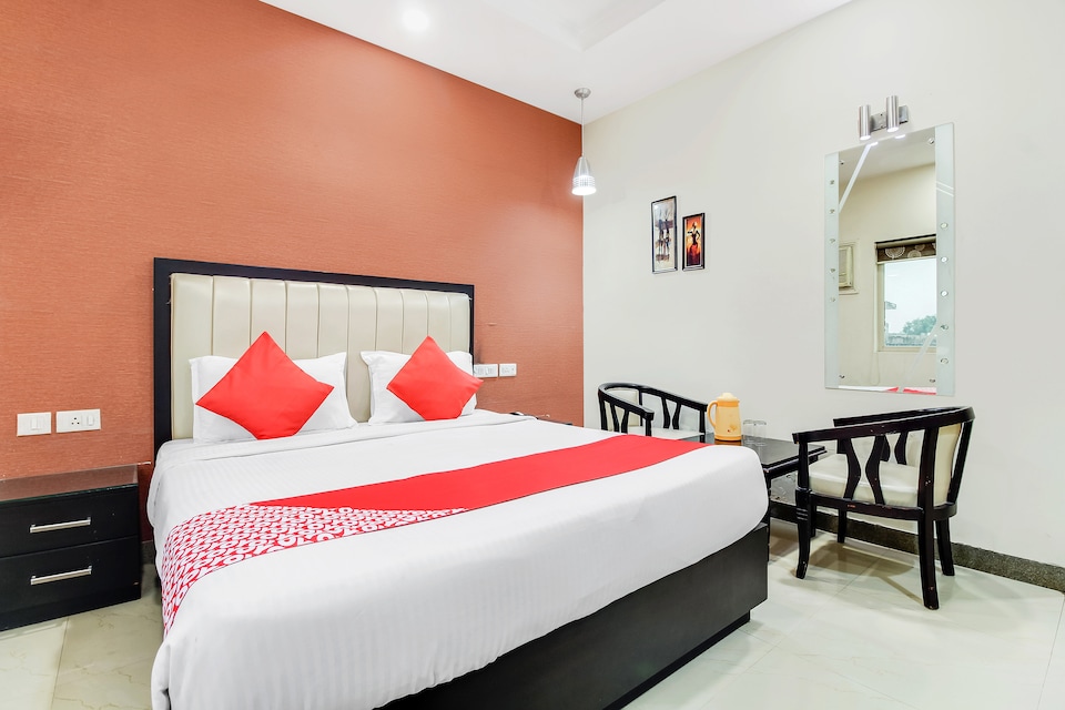 OYO 17096 Hotel Deviram Palace, MG Road Agra, Agra