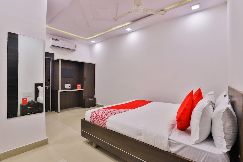 OYO 17098 Hotel Skyhigh, Ahmedabad Railway Station, Ahmedabad