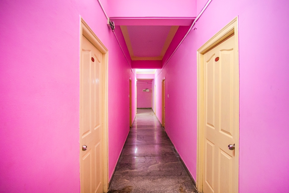 OYO 17136 Hotel Chinmayee Inn, Electronic City Phase 2 Bangalore, Bangalore