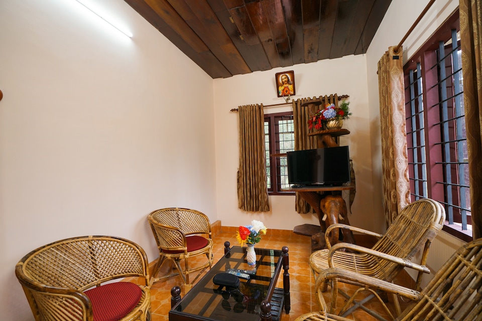 OYO Home 17138 Elegant 2BHK, Marayoor Munnar, Munnar