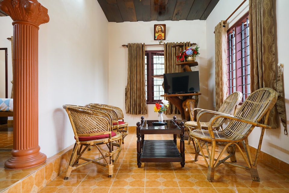 OYO Home 17138 Elegant 2BHK, Marayoor Munnar, Munnar