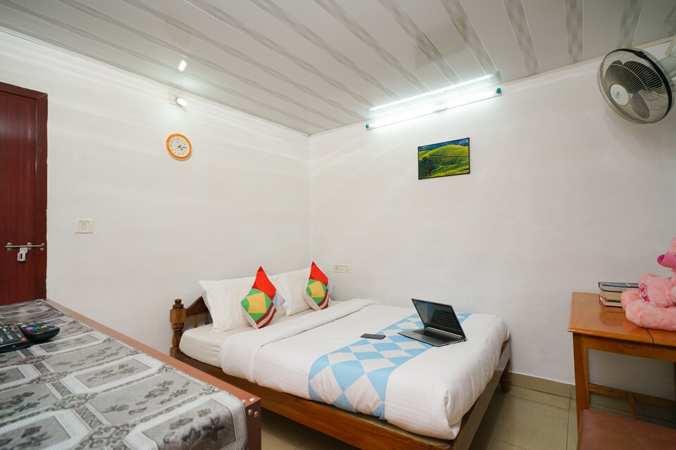 OYO Home 17146 Cozy Emmanuel Cottage, Anachal, Munnar