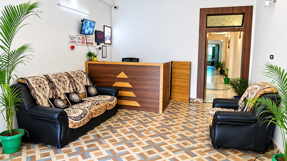 Spot On Vinamra Palace Home Stay, Godowlia, Varanasi