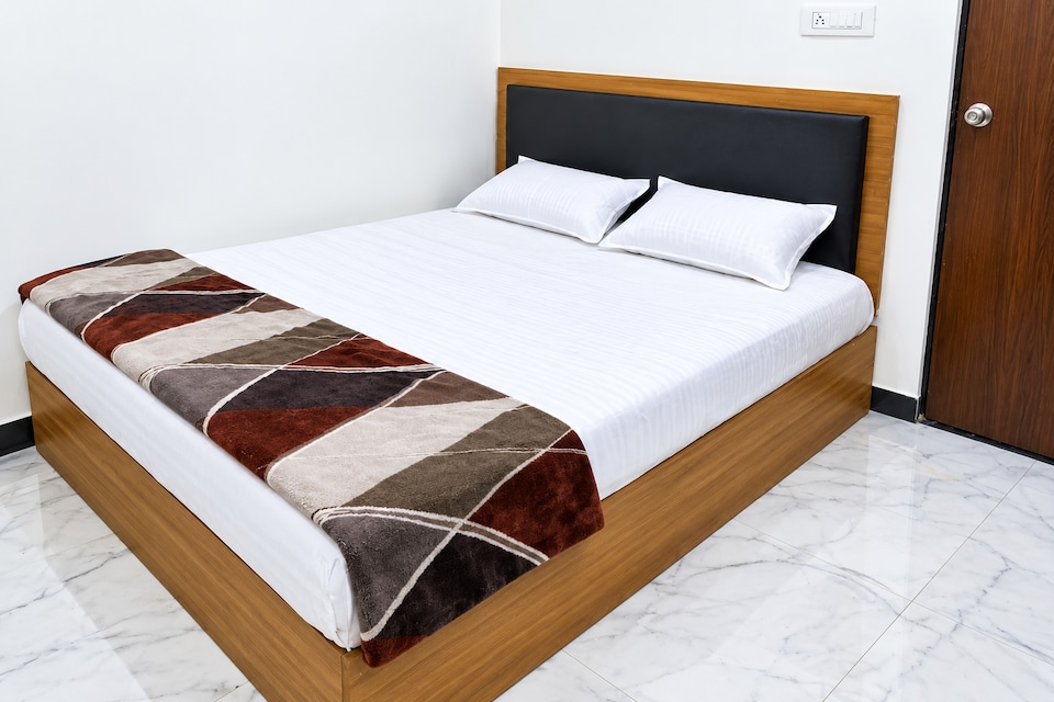Spot On Vinamra Palace Home Stay, Godowlia, Varanasi
