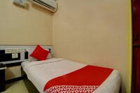 OYO Sri Jayaram Stays