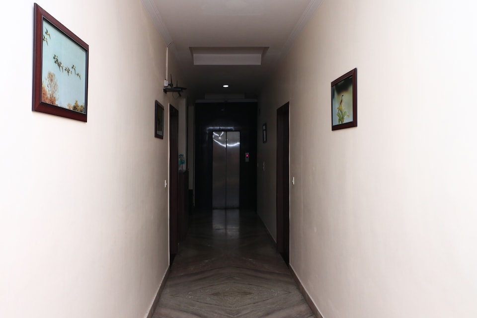 OYO 2824 Hotel Aroma Classic, Delhi Nainital Highway, Rudrapur