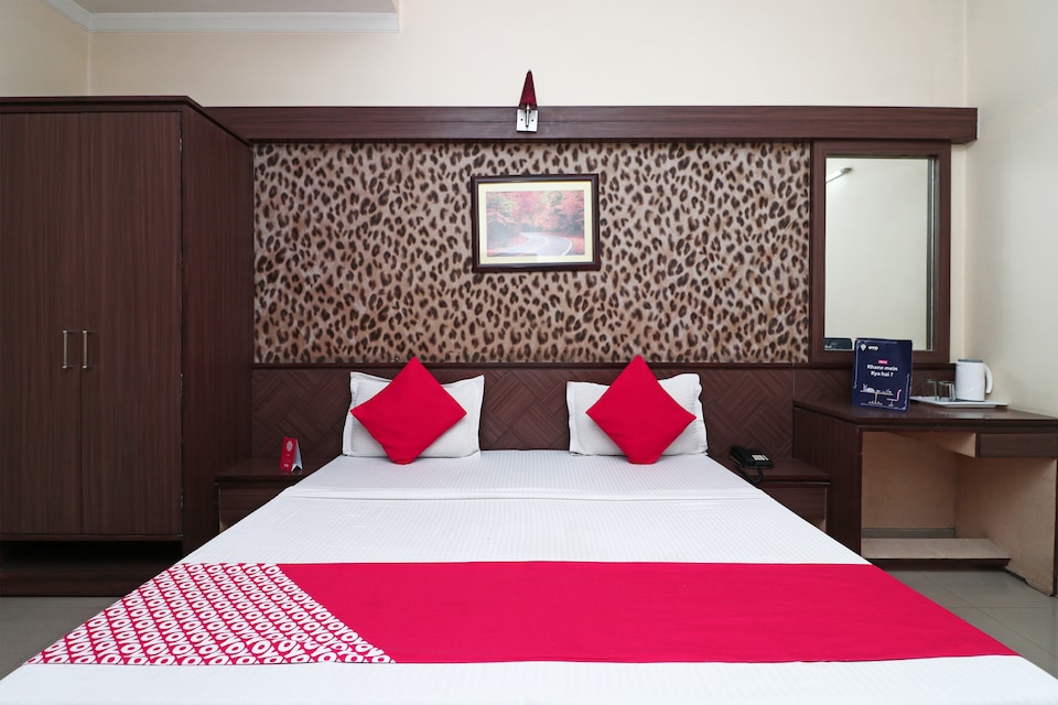 OYO 2824 Hotel Aroma Classic, Delhi Nainital Highway, Rudrapur