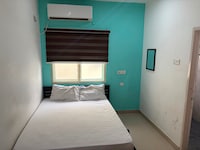 Hotel O Holliday Inn