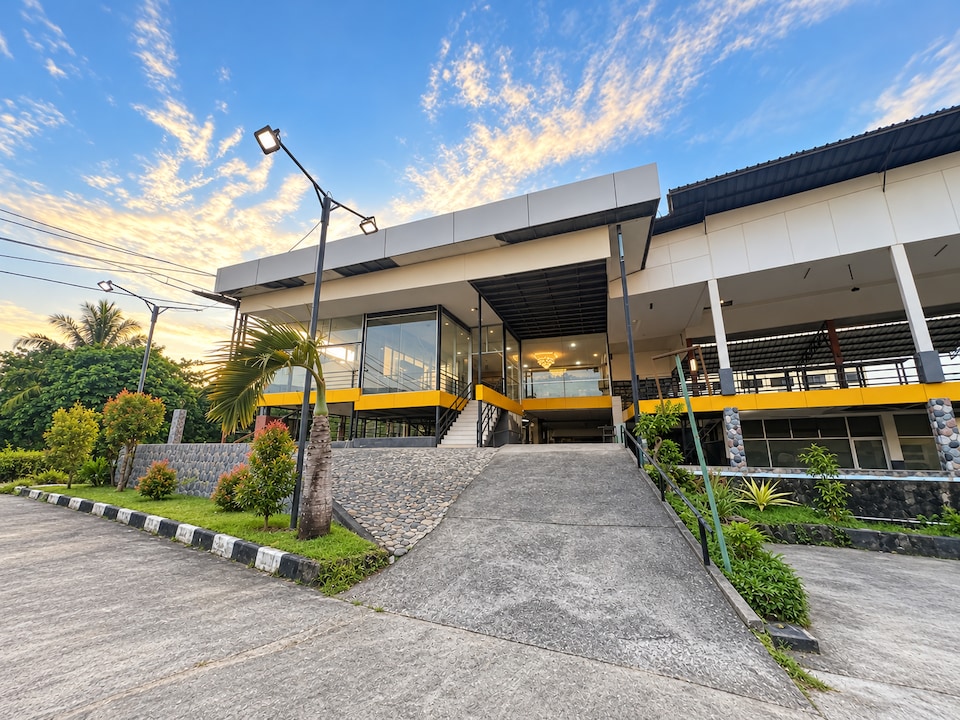 Hotel O near Bandara Sultan Mahmud Badaruddin II formerly De Prime Hotel, Palembang, Palembang