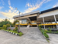Hotel O near Bandara Sultan Mahmud Badaruddin II formerly De Prime Hotel