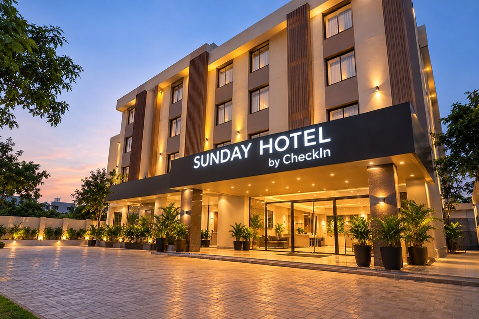 Sunday Hotel by CheckIn, Prayagraj , Railway Station Allahabad, Prayagraj