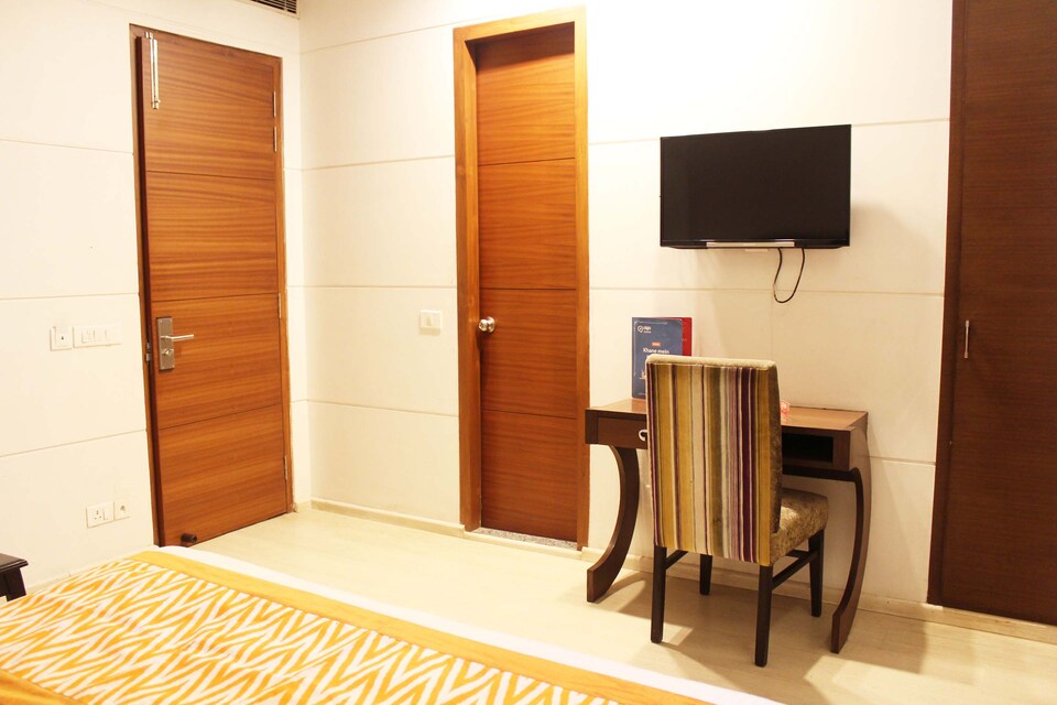 OYO 2825 Hotel Anand's Awe-spring, Railway station, Rudrapur