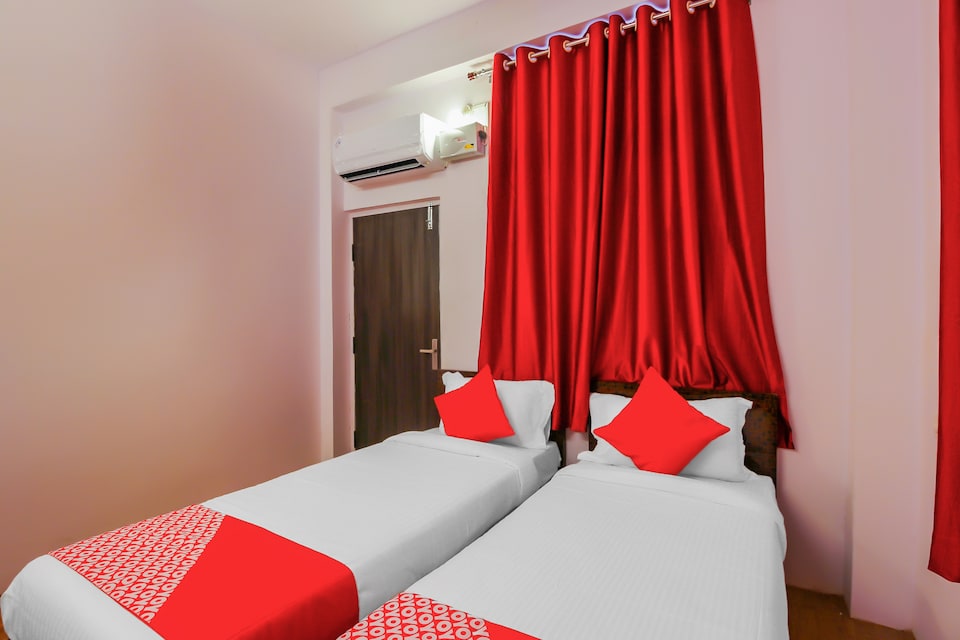 OYO 17168 Hz Lodge, Charminar, Hyderabad