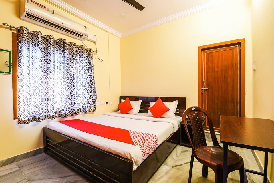 OYO 17169 The Yuva Inn, MG Road Vijayawada, Vijayawada