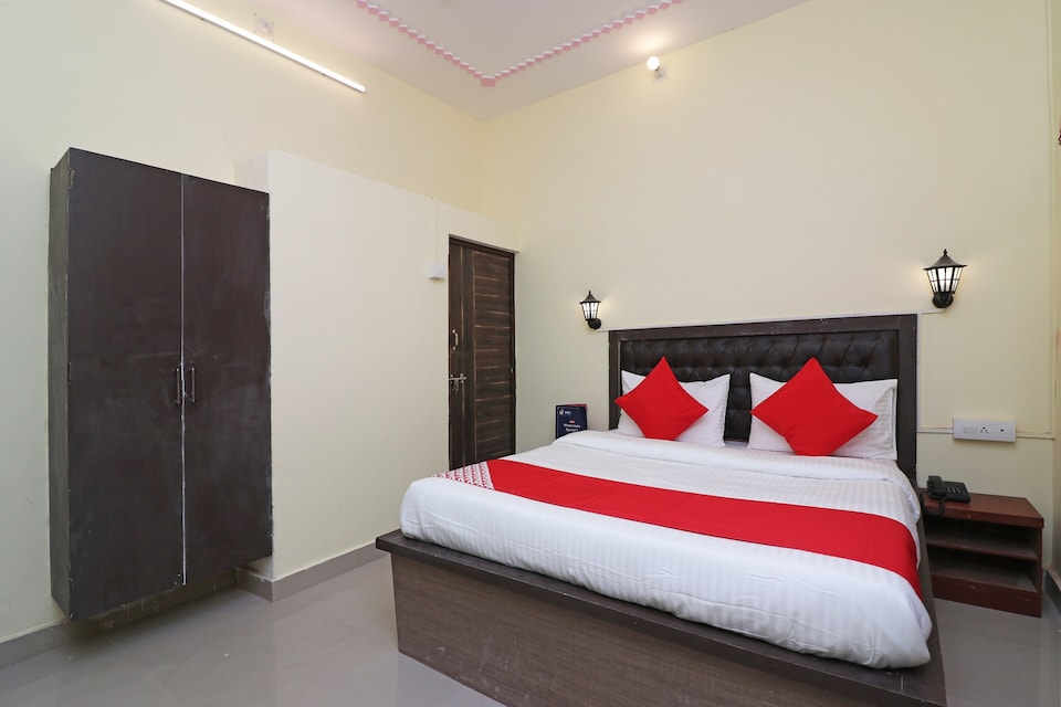 Hotel O New Sandhya Guest House, Lanka, Varanasi