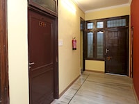 Super Hotel O Greenview Near Munshi Pulia Metro Station