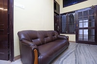 Hotel O Greenview Near Munshi Pulia Metro Station