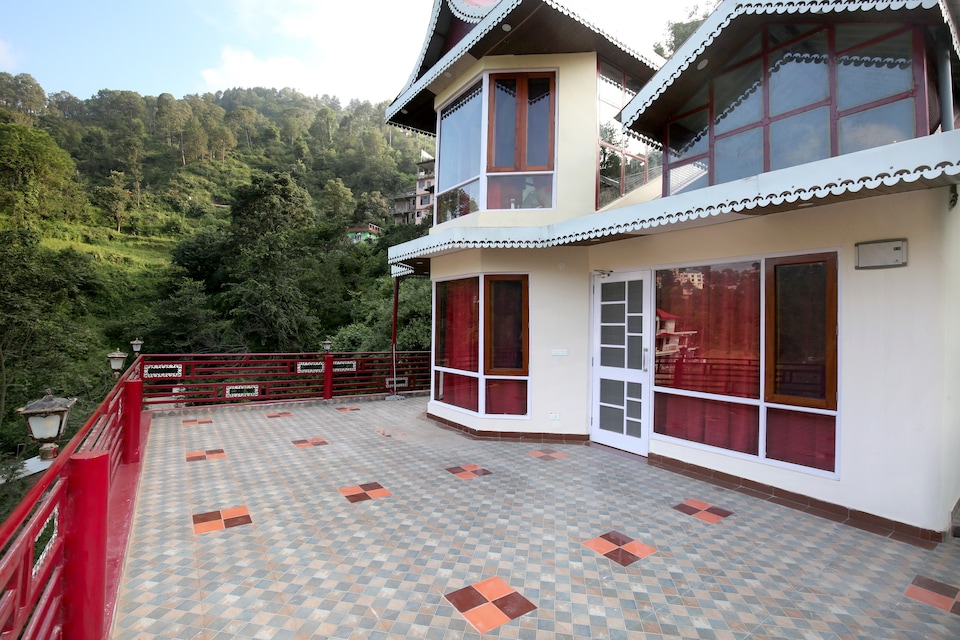 OYO Home 17174 Modern 2BHK Kumarhatti, Kasauli, Kasauli