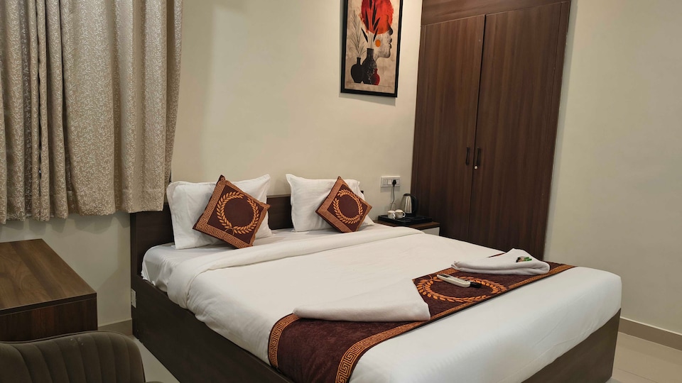 Hotel O Aharon elite hotel, Karimnagar, Karimnagar