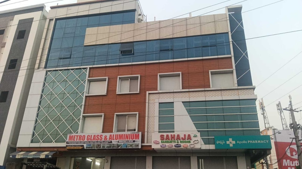 Hotel O Aharon elite hotel, Karimnagar, Karimnagar