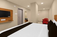 Hotel O Holiday Inn