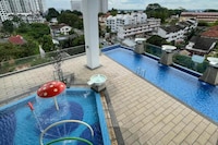 Sunday The Straits Suites & Residences