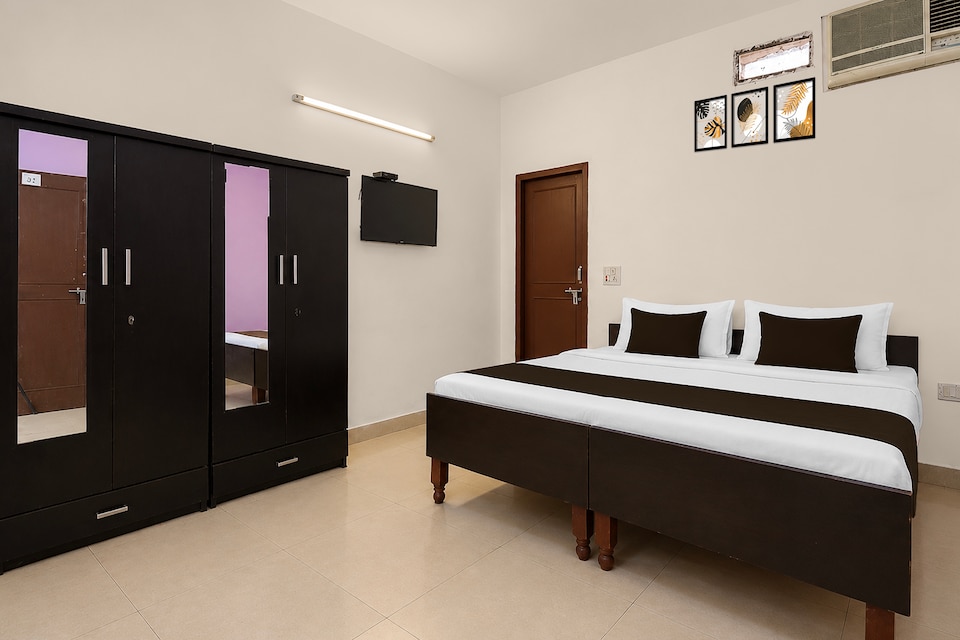 Hotel O Soran Residency , Medanta, Gurgaon