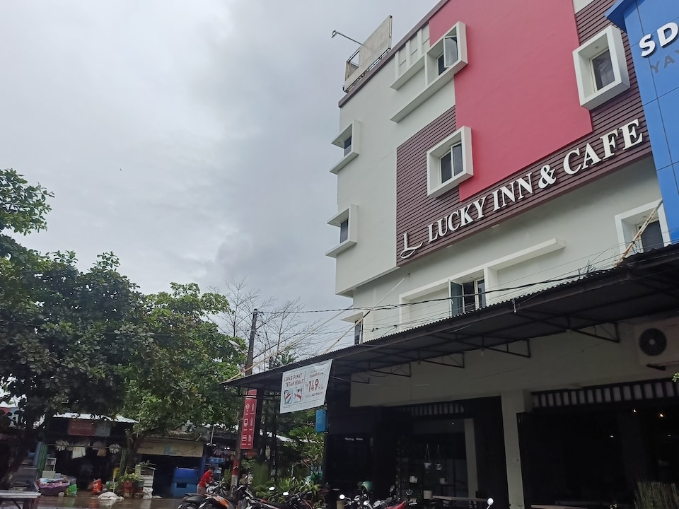 Hotel O near Mall Panakkukang formerly Hotel Lucky, Panakkukang, Makassar