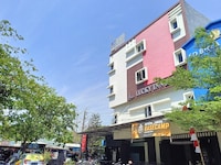 Hotel O near Mall Panakkukang formerly Hotel Lucky