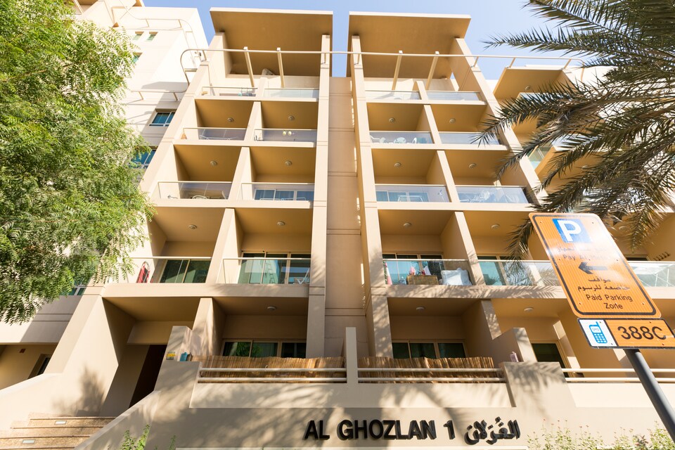 OYO Home 115 The Greens and Views Studio, Al Barsha Dubai, Dubai