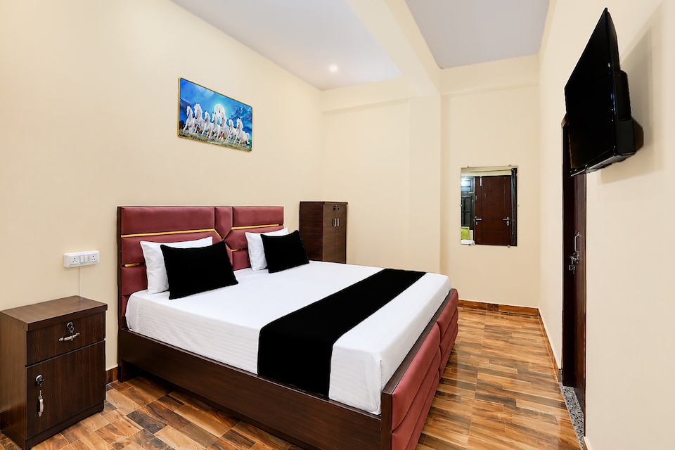 Hotel O The Skyluxe Stay, Gomti Nagar Lucknow, Lucknow