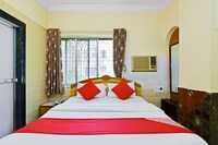 OYO Stay Inn 2 Near Western Express Highway Metro Station