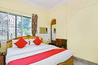 OYO Stay Inn 2 Near Western Express Highway Metro Station