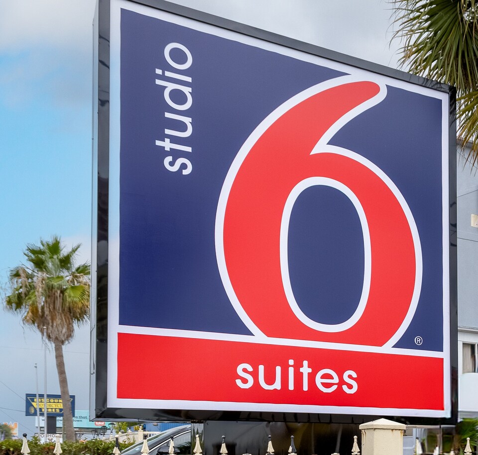 Motel 6 Houston, TX – Hobby Airport, C77047, Houston