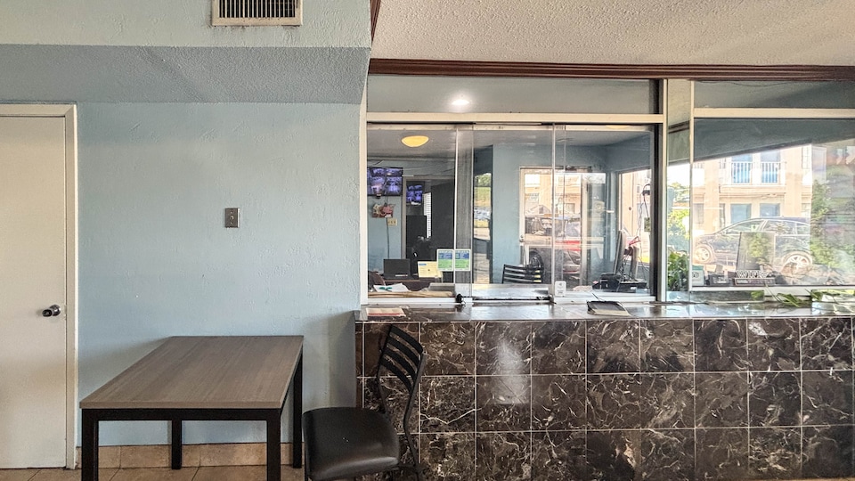 Motel 6 Dallas, TX – East / Fairpark, C75204, Dallas