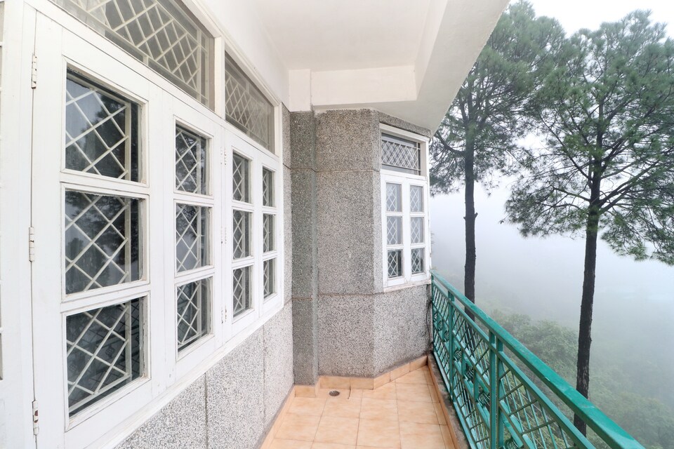 OYO Home 17226 Luxurious 2BHK, Kasauli, Kasauli