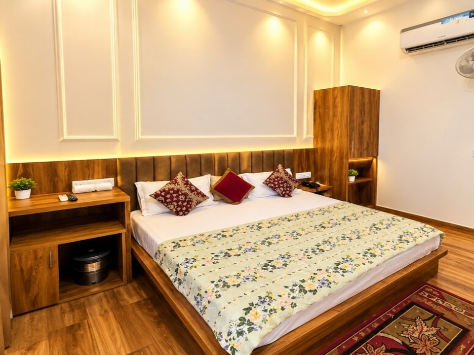 Hotel O Grand Park, Queens Road Amritsar, Amritsar