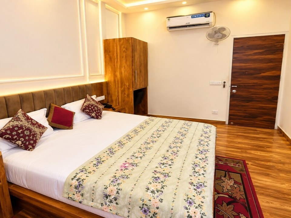 Hotel O Lotus divine, Golden Temple Road Amritsar, Amritsar