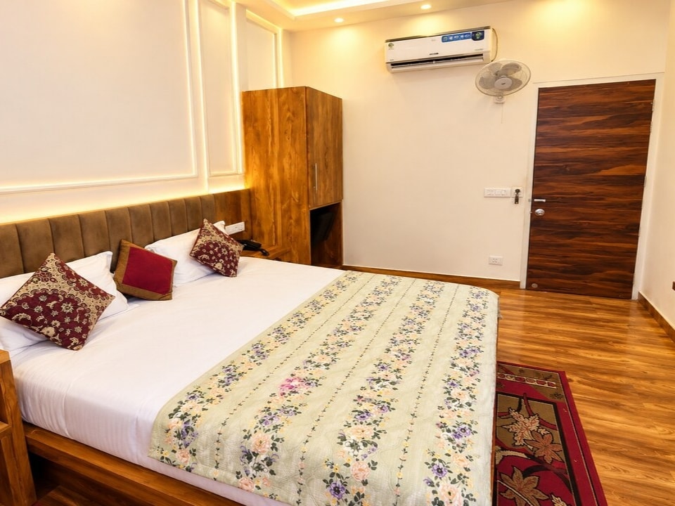 Hotel O Lotus divine, Golden Temple Road Amritsar, Amritsar