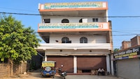 Spot On  Mista Guest House