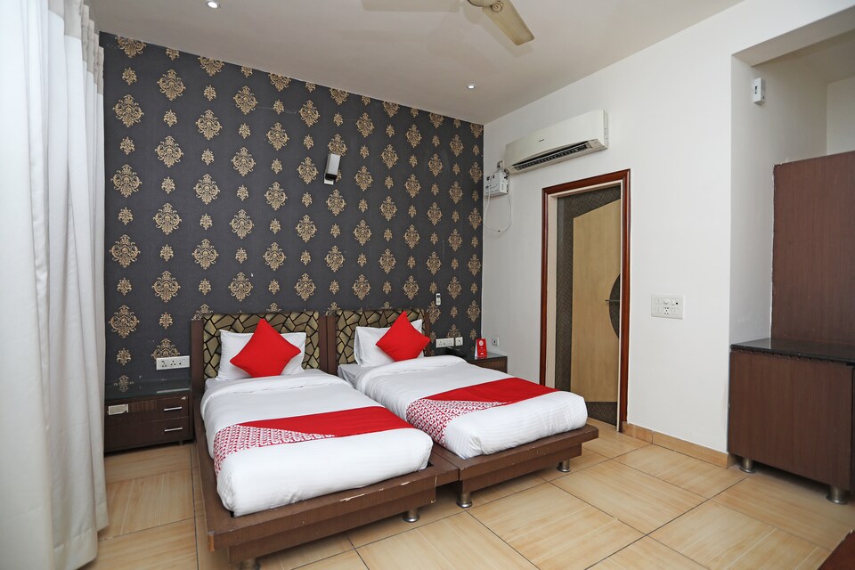 OYO Sunset Residency Near Appu Ghar, Medanta, Gurgaon
