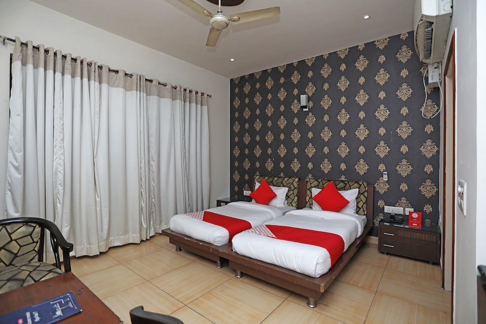 OYO Sunset Residency Near Appu Ghar, Medanta, Gurgaon
