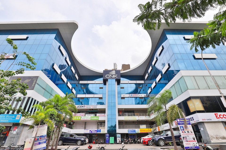 OYO 17263 मैरीगोल्ड बैंक्वेट्स एंड रूम्स, Airport Surat, सूरत