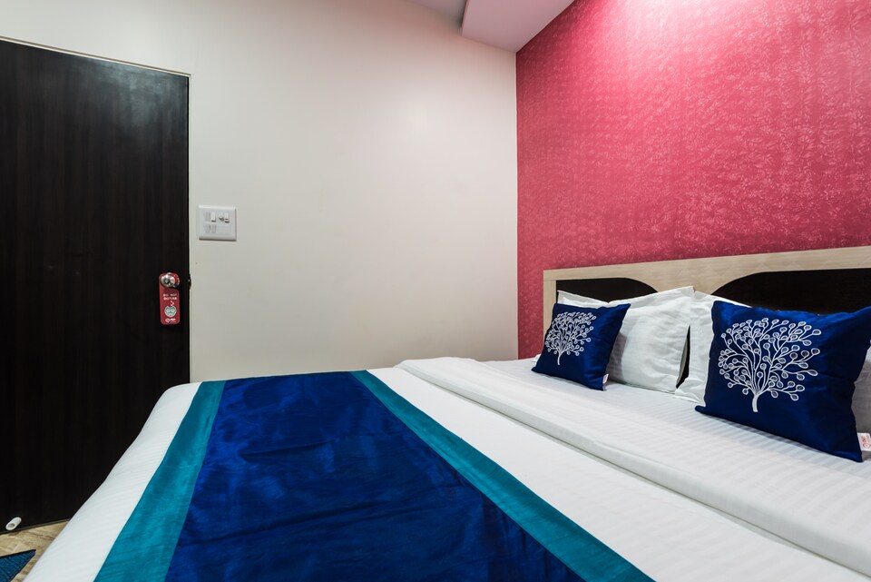 OYO 2835 Hotel Golden Palace, Mumbai BCEC, Mumbai