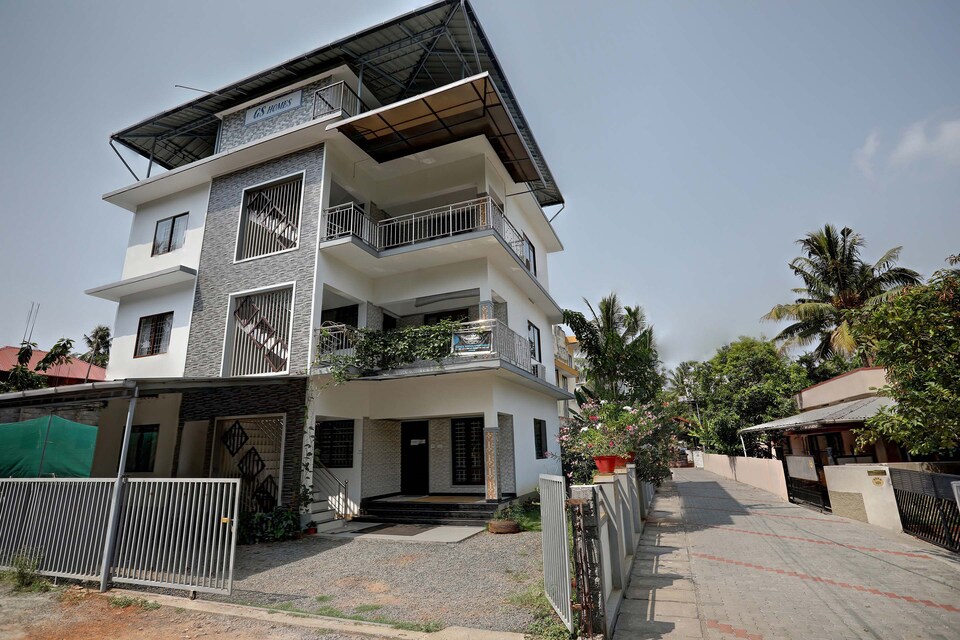 OYO 17271 Elegant Stay, Kaloor Kochi, Kochi